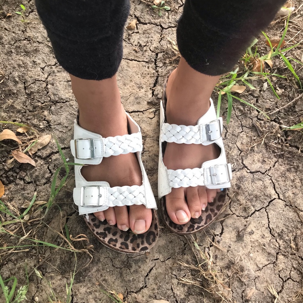 All white girls/women’s slides